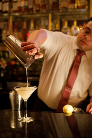 Martini pour The American Reserve Ambassador Kansas City MO LS